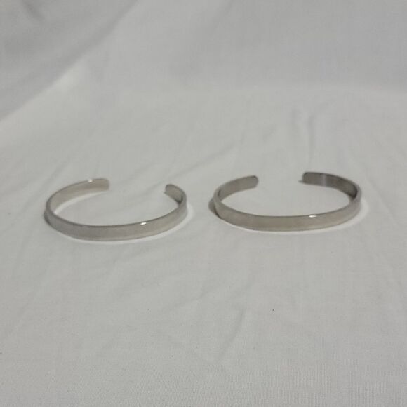 Jewelry - Set Of bracelets  